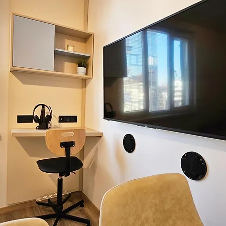 Bijou - Noble Area & Free Parking Apartment *