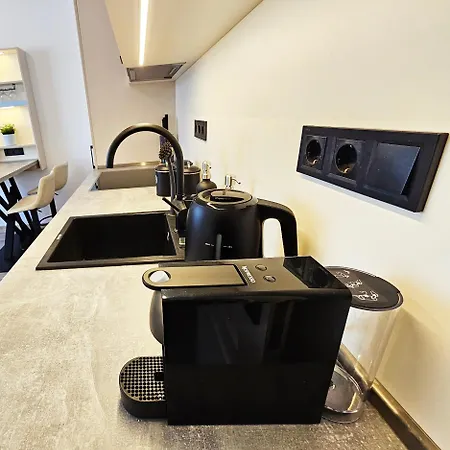 Bijou - Noble Area & Free Parking Apartment